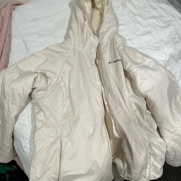 Cream Columbia coat - Picture 2 of 3